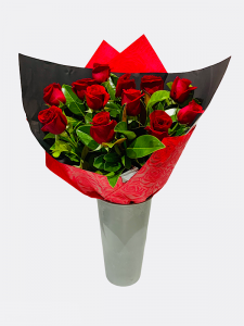 12 Red Rose Bouquet in Vase 